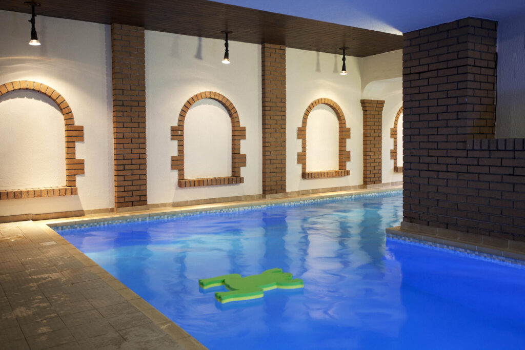 grosvenor indoor pool_011013_sb015