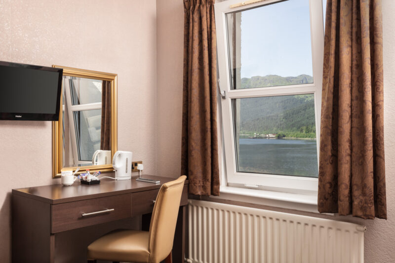 BedroomSingleLochView3
