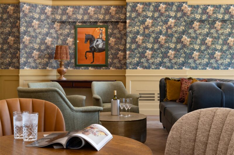 Avenue Lounge 2