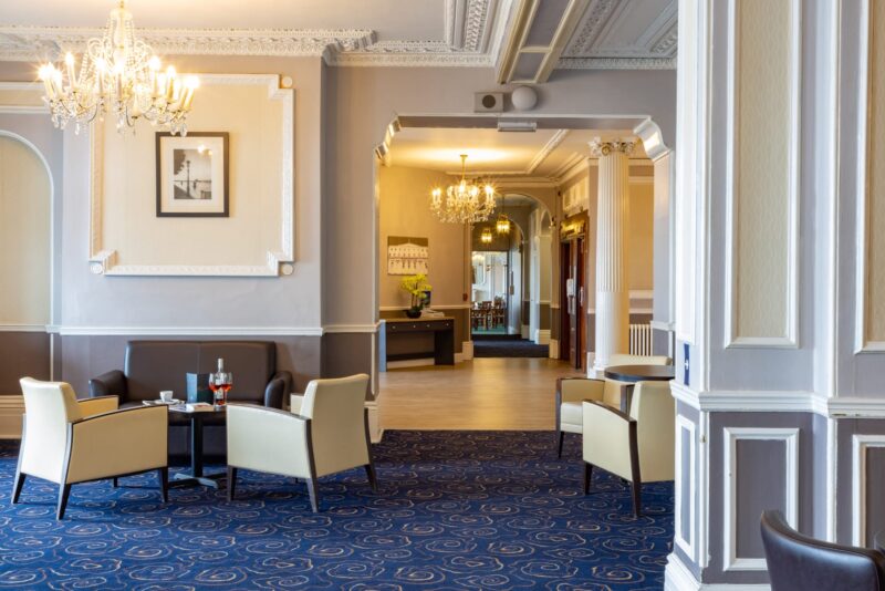 Lounge At Burlington Hotel