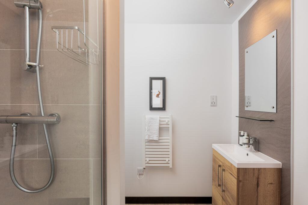 BedroomFamily4_Bathroom