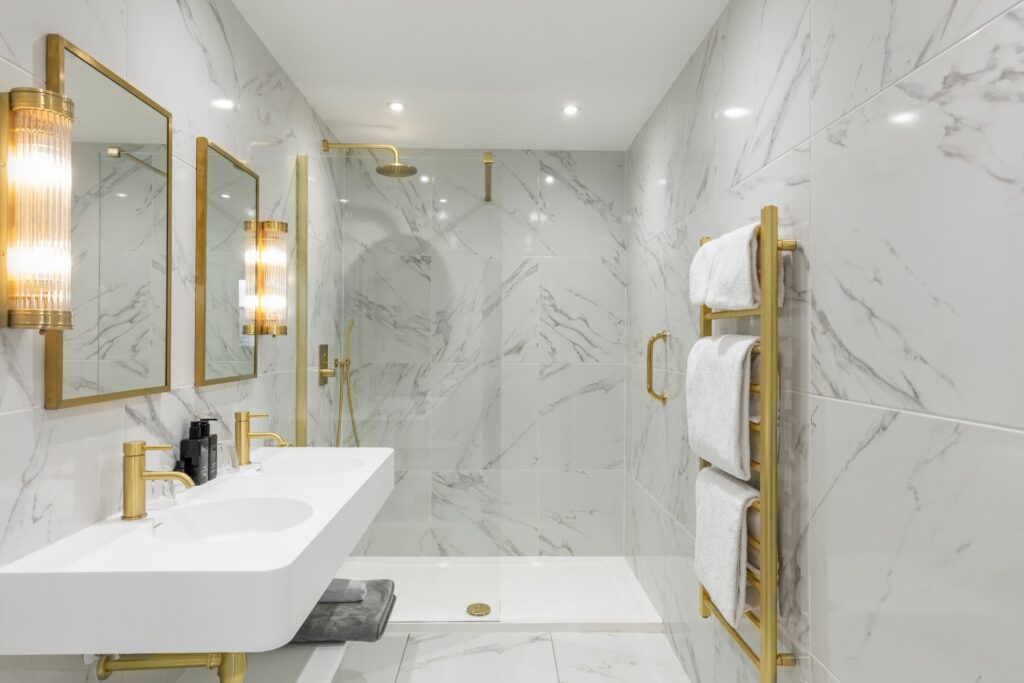 3rdDeluxeDoubleRenoBathroom