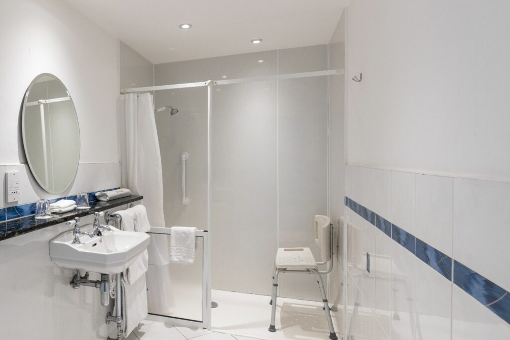 AccessibleTwinDoubleBathroom