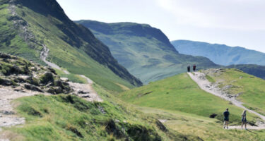 explore-and-stay-category-walking-getaways