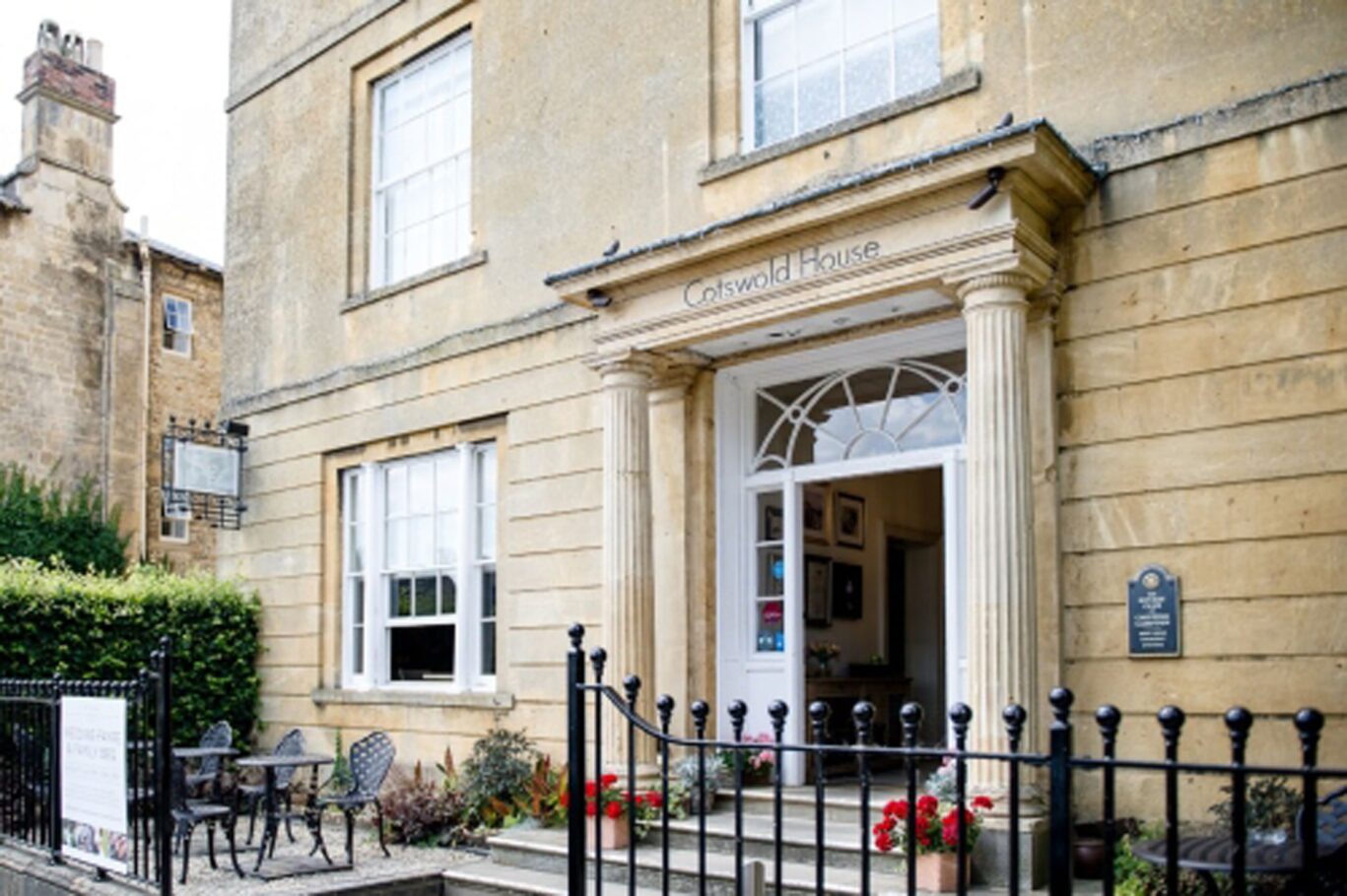 Cotswold House Hotel Front Entrance 3 Resize 1367x910 