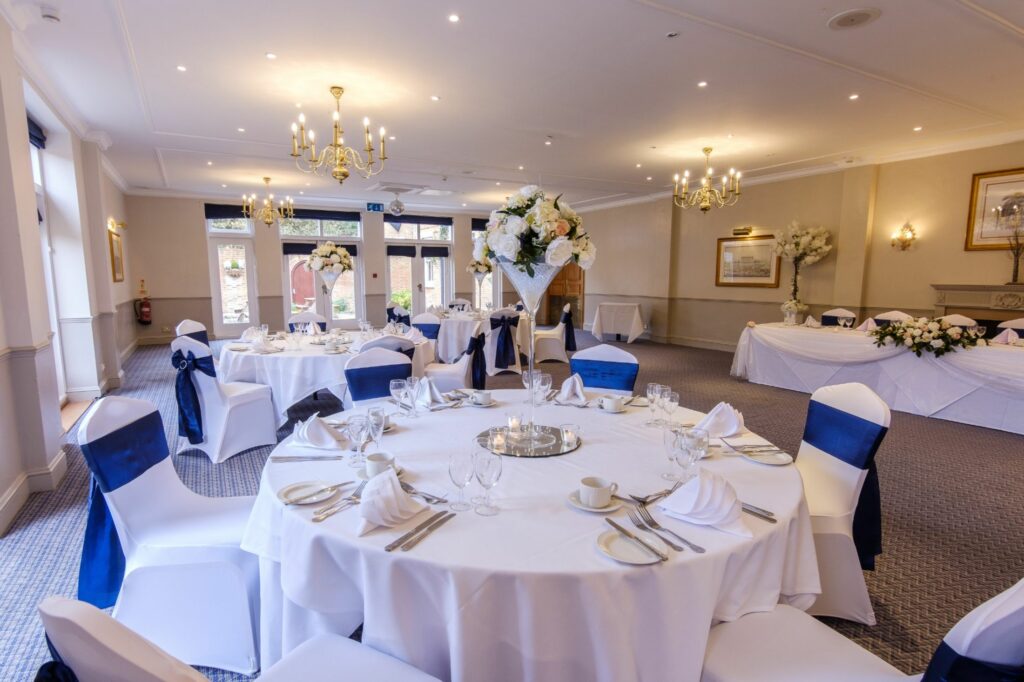 1604597630_wedding_dinner_close_up