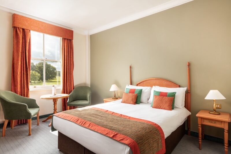 BedroomDoubleGolfView_1