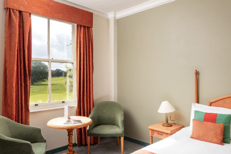 BedroomDoubleGolfView_2