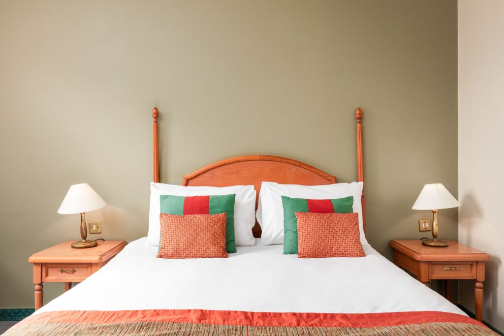 BedroomDoubleGolfView_3