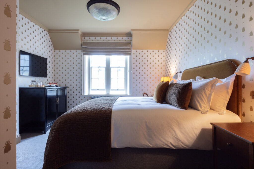 CLASSIC bedroom room 23