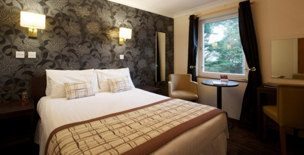 Home The Dunollie Hotel