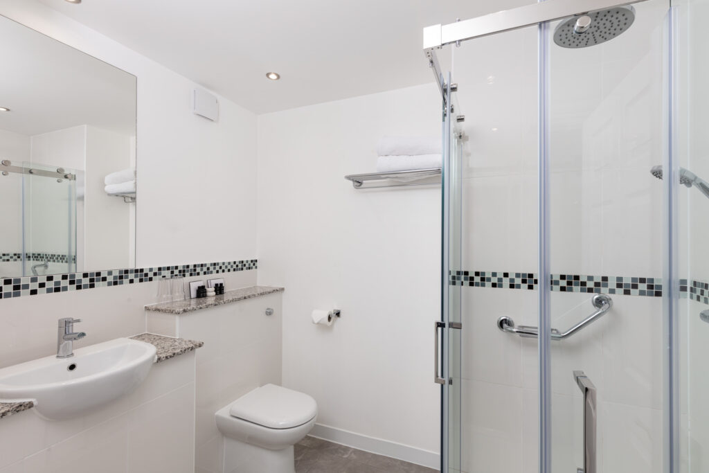 BedroomSuperiorKingBathroom