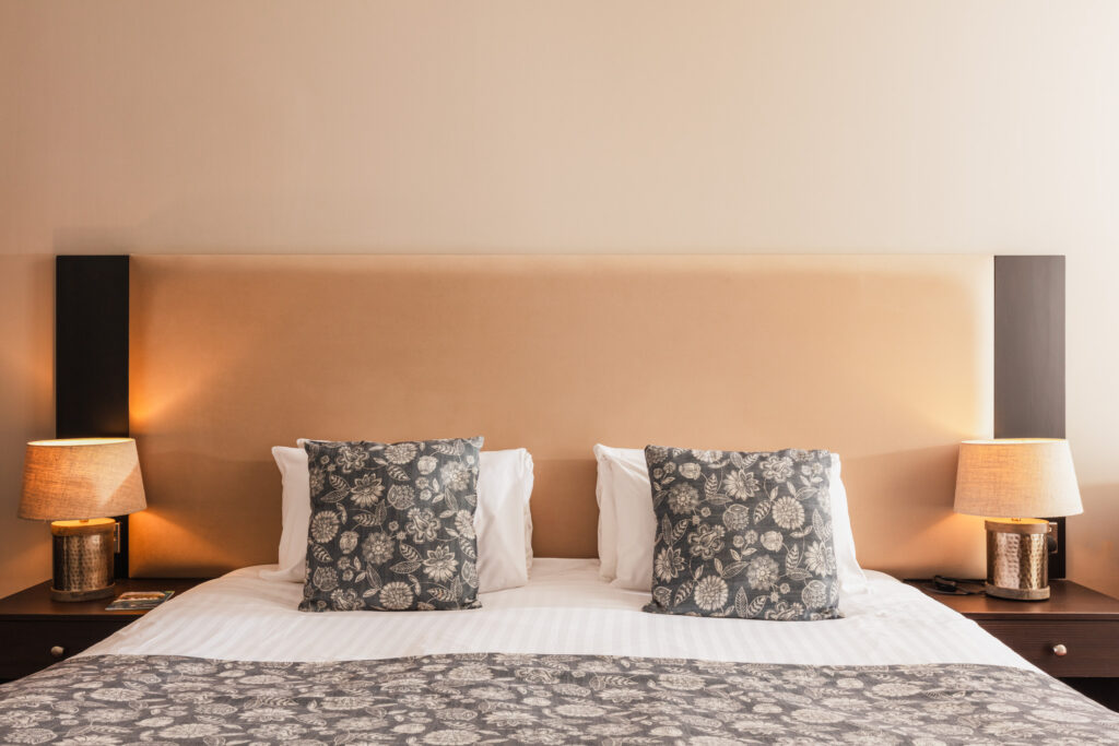 BedroomSuperiorKing_3