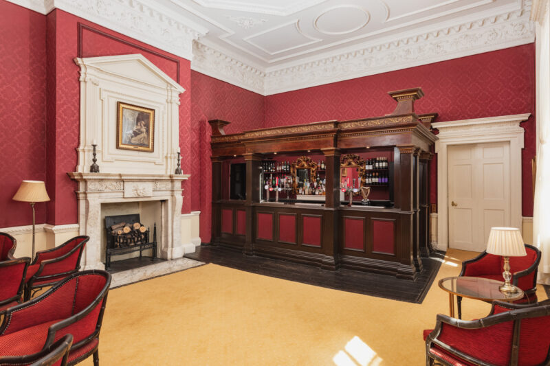 VanboroughBar_2