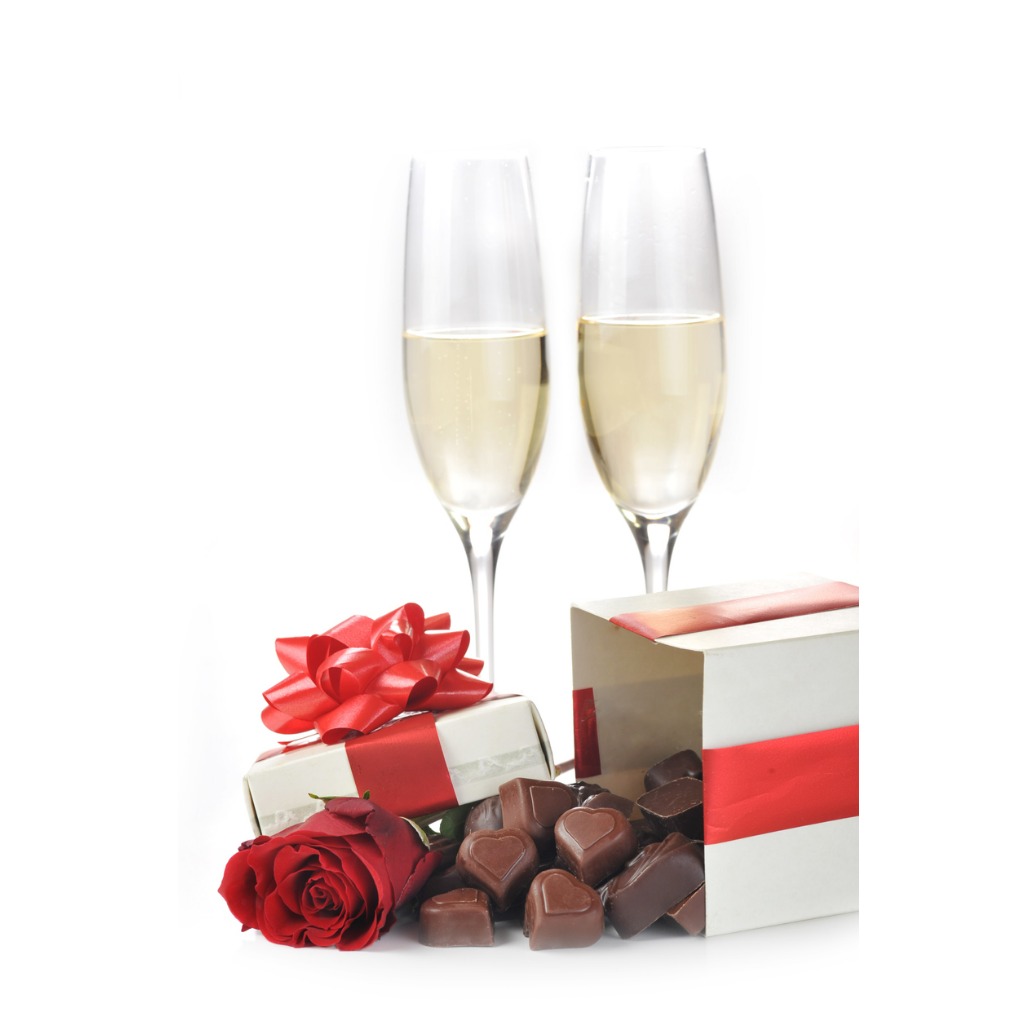 champagne-and-chocolate-picture-id152162736