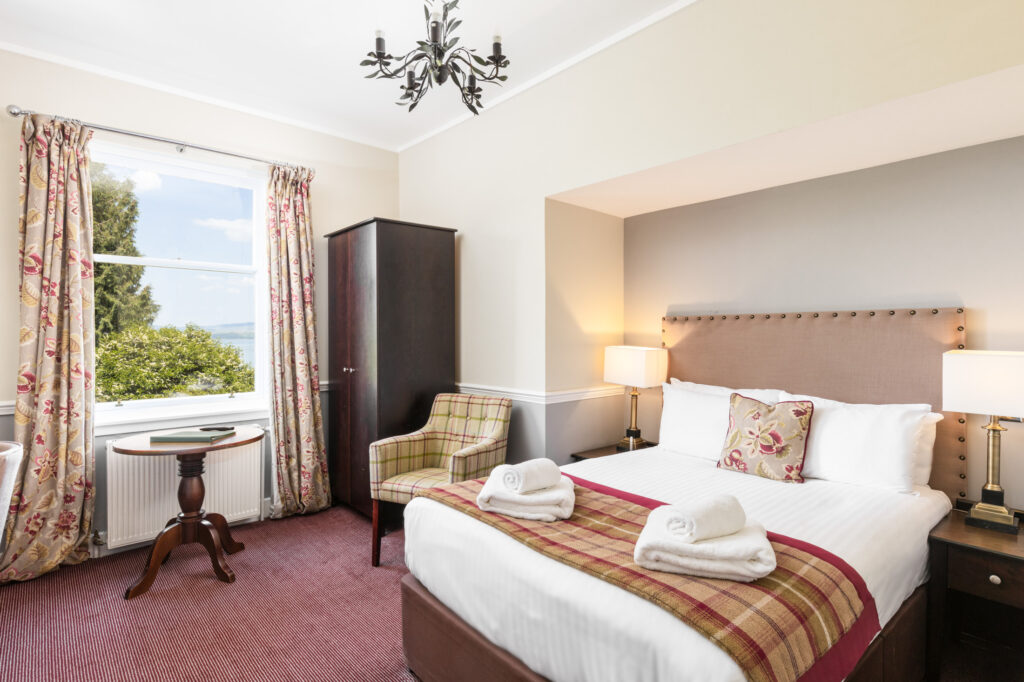 Cosy Double Loch View