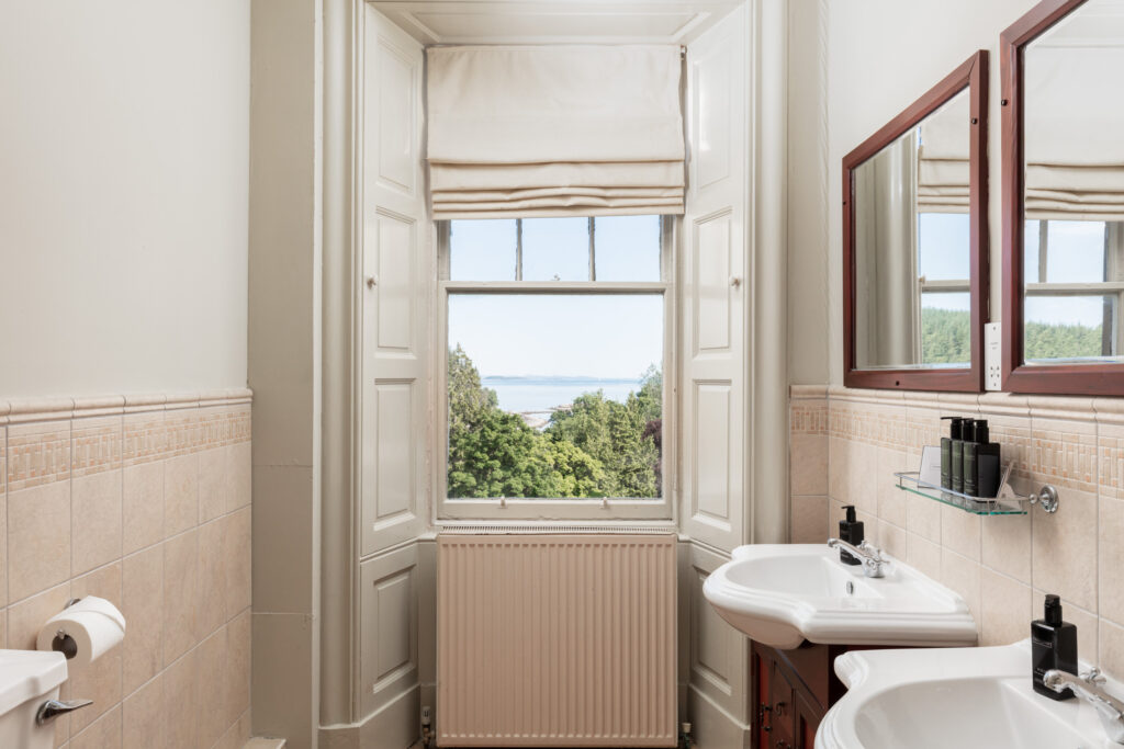 Principle Room Bathroom