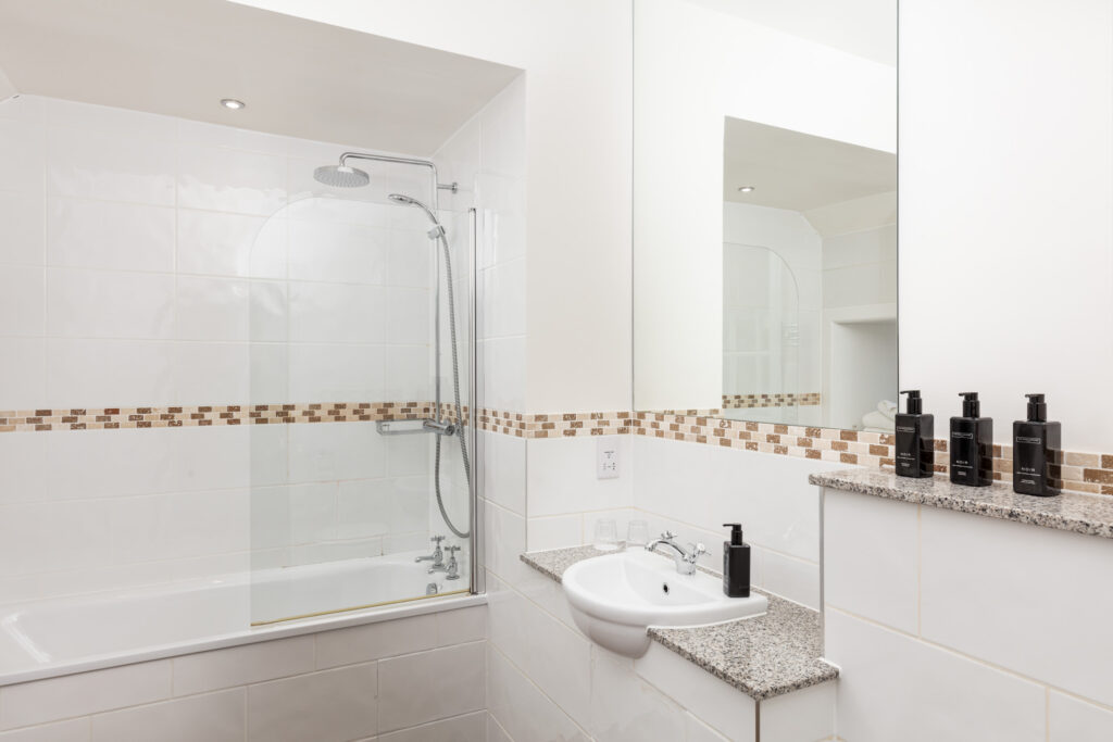 Bedroom4FamilyRoom_3