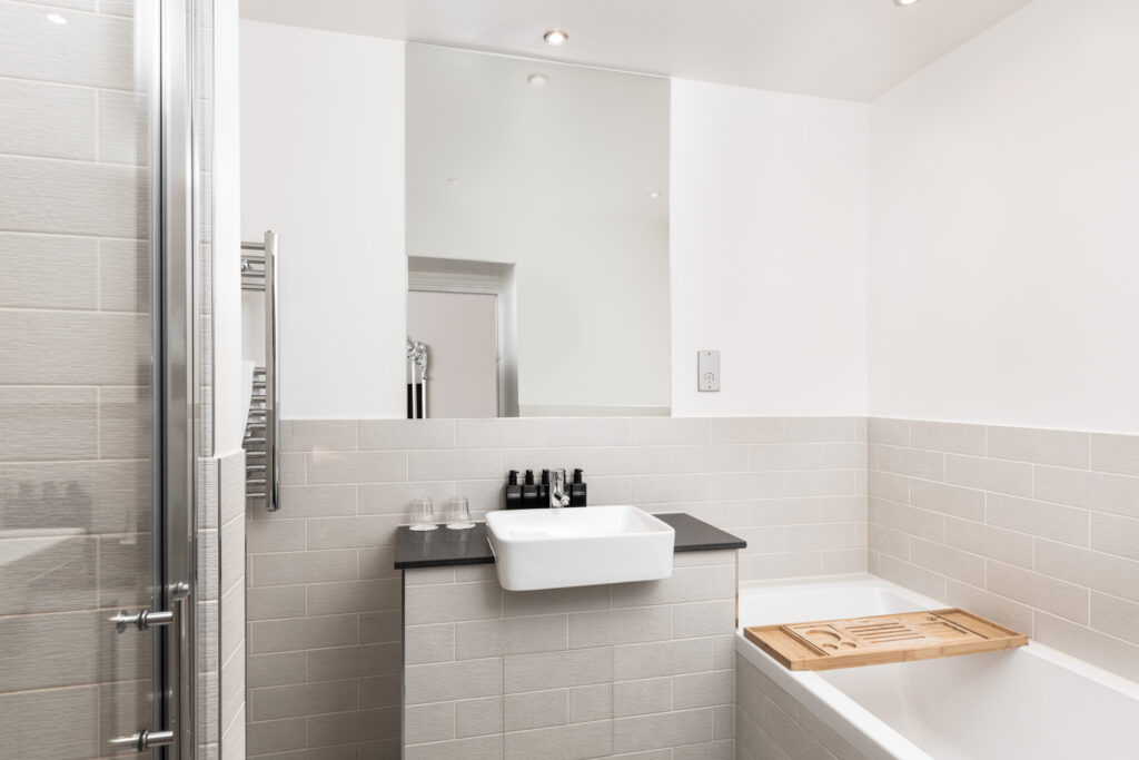 DavidsonSuiteBathroom